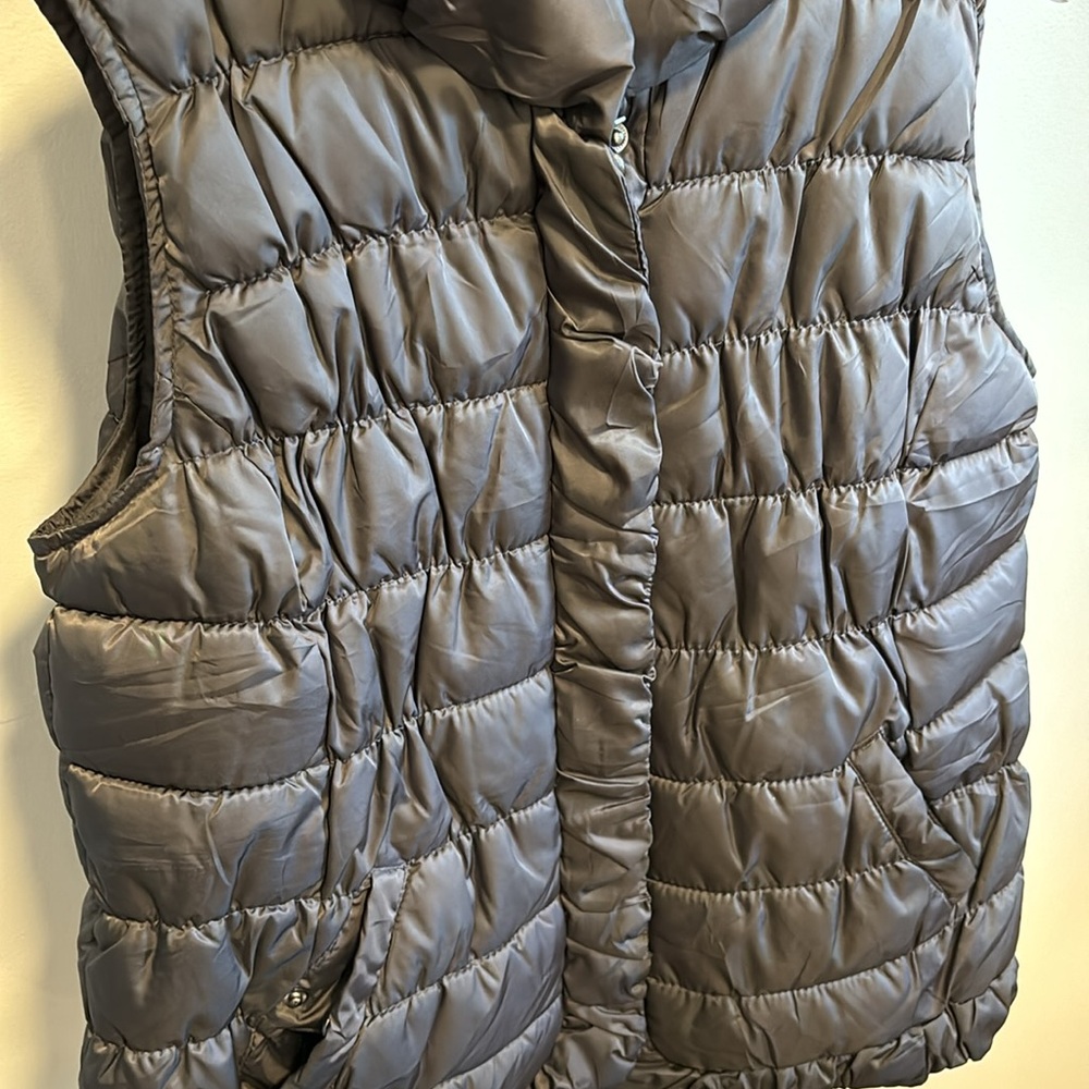 Coldwater Creek puffer vest. - Picture 2 of 8